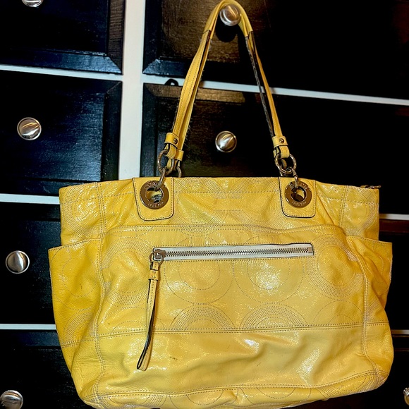 Y2k Coach Large Yellow Patent Leather Bag - Picture 2 of 10